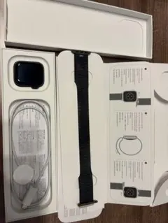 Apple Watch SE 第二世代（箱・充電ケーブル付き）
