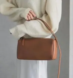 u*o様 美品 アパートバイローリーズ ソフトスクエアバッグのサムネイル