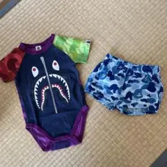 BAPE KIDSシャークデザインロンパースとショーツセット80cmのサムネイル