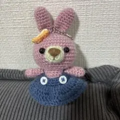 ハンドメイドあみぐるみ　キーホルダー　【うさぎ】