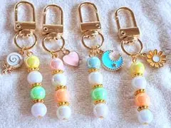 【匿名配送】カラフルビーズハンドメイドストラップ4個セット