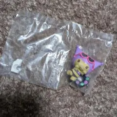 ガチャガチャ　サンリオ　みんなでバカンスフィギュア　クロミ