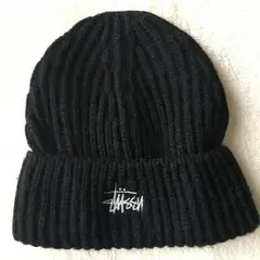 STUSSY ニット帽　黒のサムネイル