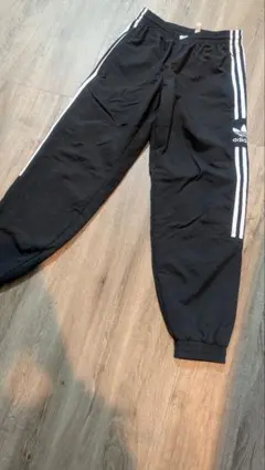 Item thumbnail for item 443b5945-6bf6-412d-8f57-febc176d9ad4