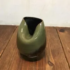 美品　陶器　焼物　花瓶　落ち着いた色合いが上品な　面白いデザイン　フラワーベース