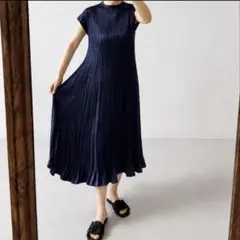 新品　黒　グレースサテンプリーツワンピース♡プリーツプリーズでは✖️ 新品 黒 グレースサテンプリーツワンピース♡プリーツプリーズでは