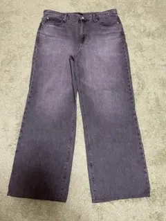 ユニクロ ワイドストレートジーンズ　32 グレー系