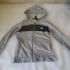 adidas グレー パーカー 140cm