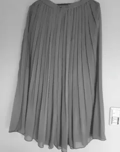 ユニクロ　プリーツロングスカート