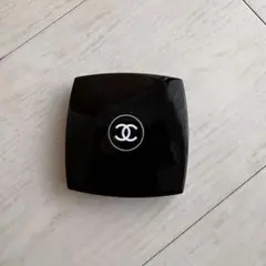 Chanel アイシャドウパレット