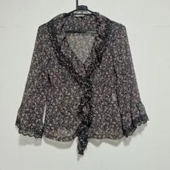 レストローズ　フリルシフォン　カットワークブラウス　ブラック×ピンク花柄