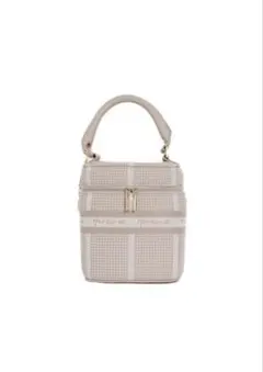 2026年最新】hlt jacquard vanity bag silverの人気アイテム - メルカリ