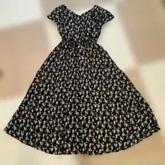 Natural couture ワンピース　花柄　紺色