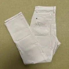 ライトベージュ カジュアルパンツ