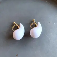 ドロップ　イヤリング　ホワイト