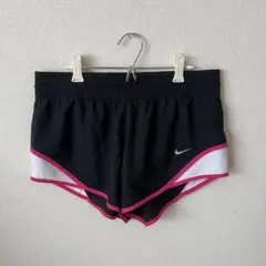 Nike DRI-FIT ショートパンツ ブラック/ピンク