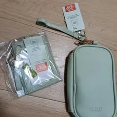 ミントグリーン ジッパーポーチ カードポケット付き　スリーコインズ　推し活