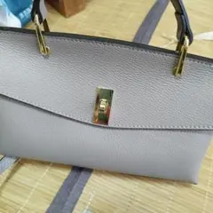 ANAYIシュリンクレザーショルダーバッグ 新品のサムネイル