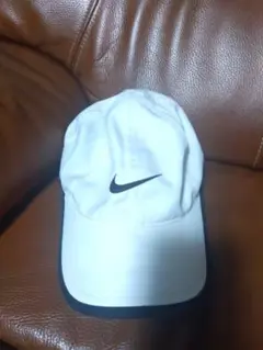 Nike ホワイトキャップ 調整可能　小さめ