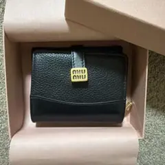 miu miu パドロック付 カードケース ブラック - メルカリ