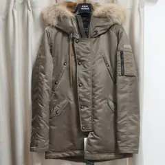 1度のみ着用】TATRAS ペルーシャ Rライン 03 ハンガー タグ付 - メルカリ