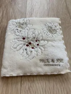 PAUL & JOE 花柄刺繍 タオルハンカチ　ハンカチ　かわいい　おしゃれ