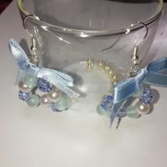 サテンリボンとビーズピアス