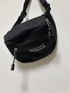 lovetoxic 黒 ファニーパック ボディーバッグ バッグ