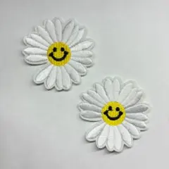 2個セット 刺繍ワッペン 花 にこちゃん 白 顔 スマイル［HARE］NK002