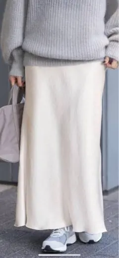 IENA ダブルサテンスカート34サイズ新品未使用タグ付き