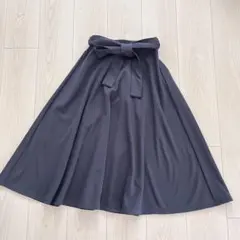 GU ジーユー ベルト付きフレアロングスカート