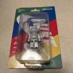 NIKE SB BE@RBRICK 70% white