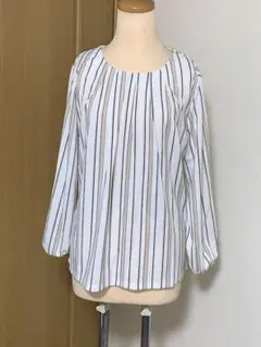 ストライプ ブラウスTシャツ　新品未使用　楽なのにキチンと感　ストレッチ