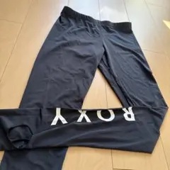 【美品】ROXY ブラック レギンス Mトレンカ ロゴ入りラッシュガード