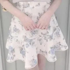 【最終値下げ】evelyn　花柄フレアスカート　ブルー