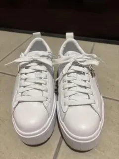 PUMA ホワイト 厚底スニーカー