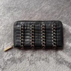 Givenchy ジバンシイ モロカンスタッズ 長財布 ラウンドファスナー 本