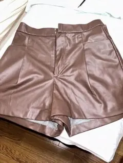 レザーショートパンツ　ショートパンツ　ショーパン