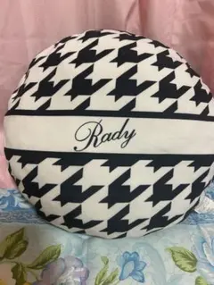 2026年最新】rady クッションの人気アイテム - メルカリ