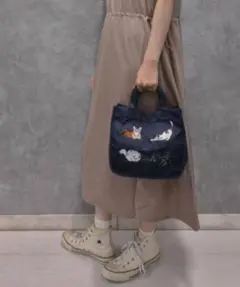 【美品】Bleu Bleuet ブルーブルーエ ナイロン刺繍ランチトート 猫のサムネイル