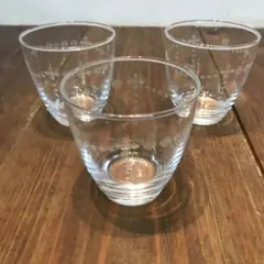 美品　ガラス　コップ　カップ　彫られた柄が可愛い　ヴィンテージ　グラス