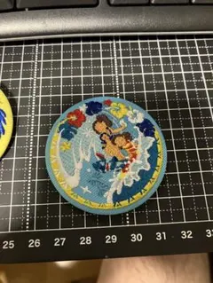ディズニー 刺繍缶バッジ リロ＆スティッチのサムネイル