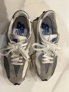 New Balance 327 ホワイト/グレー