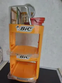 BIC ライター型 2段ディスプレイスタンド - メルカリ