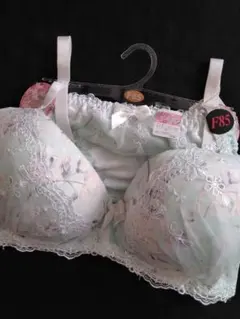 Item thumbnail for item 54c779af-b929-4c83-84ac-8f0067f42c05