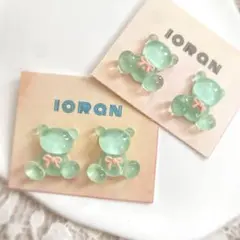 エメラルドグリーンのくま✳︎ハンドメイドピアス✳︎イヤリング