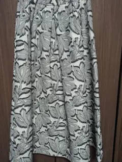 Te chichi 花柄フレアスカート サイズF