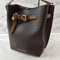 マイケルコース レザータッセルショルダー 黒 巾着 MK ゴールド ロゴチャーム マイケルコース レザータッセルショルダー 黒 巾着 MK ゴールド ロゴ