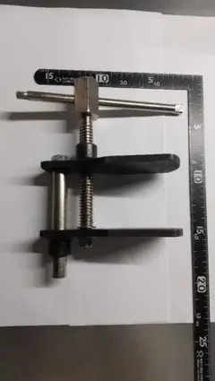 ブレーキパッド交換用　クランプ