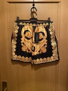 VERSACE ヴェルサーチェ 装飾プリント ショートパンツ 25インチ - メルカリ